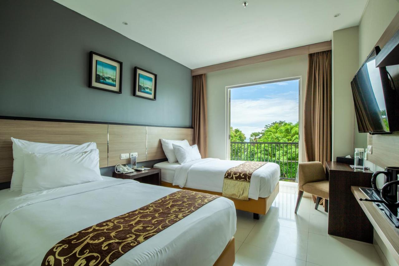 Montana Premier Senggigi Hotell Exteriör bild