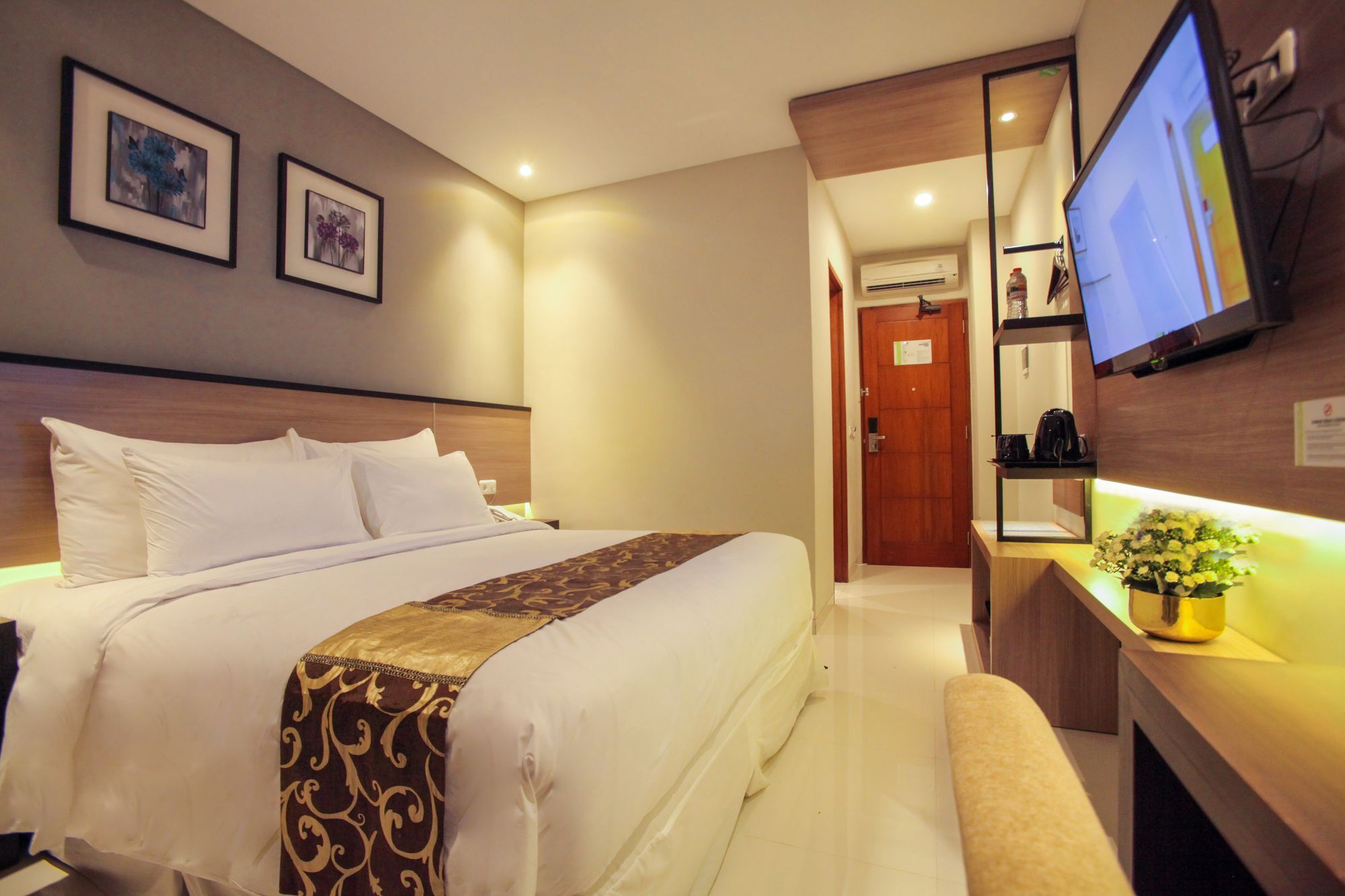 Montana Premier Senggigi Hotell Exteriör bild