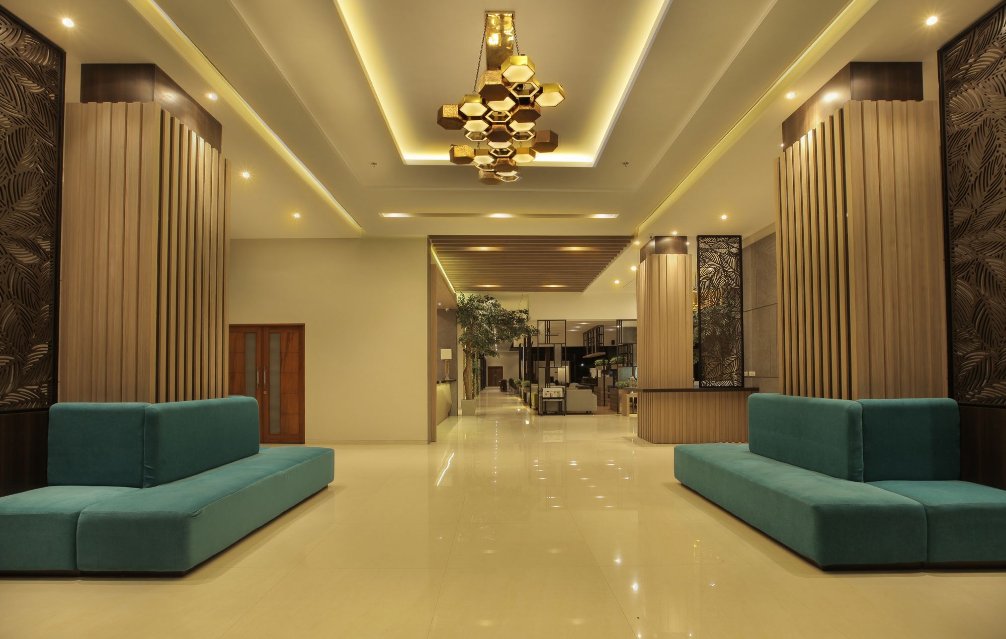 Montana Premier Senggigi Hotell Exteriör bild