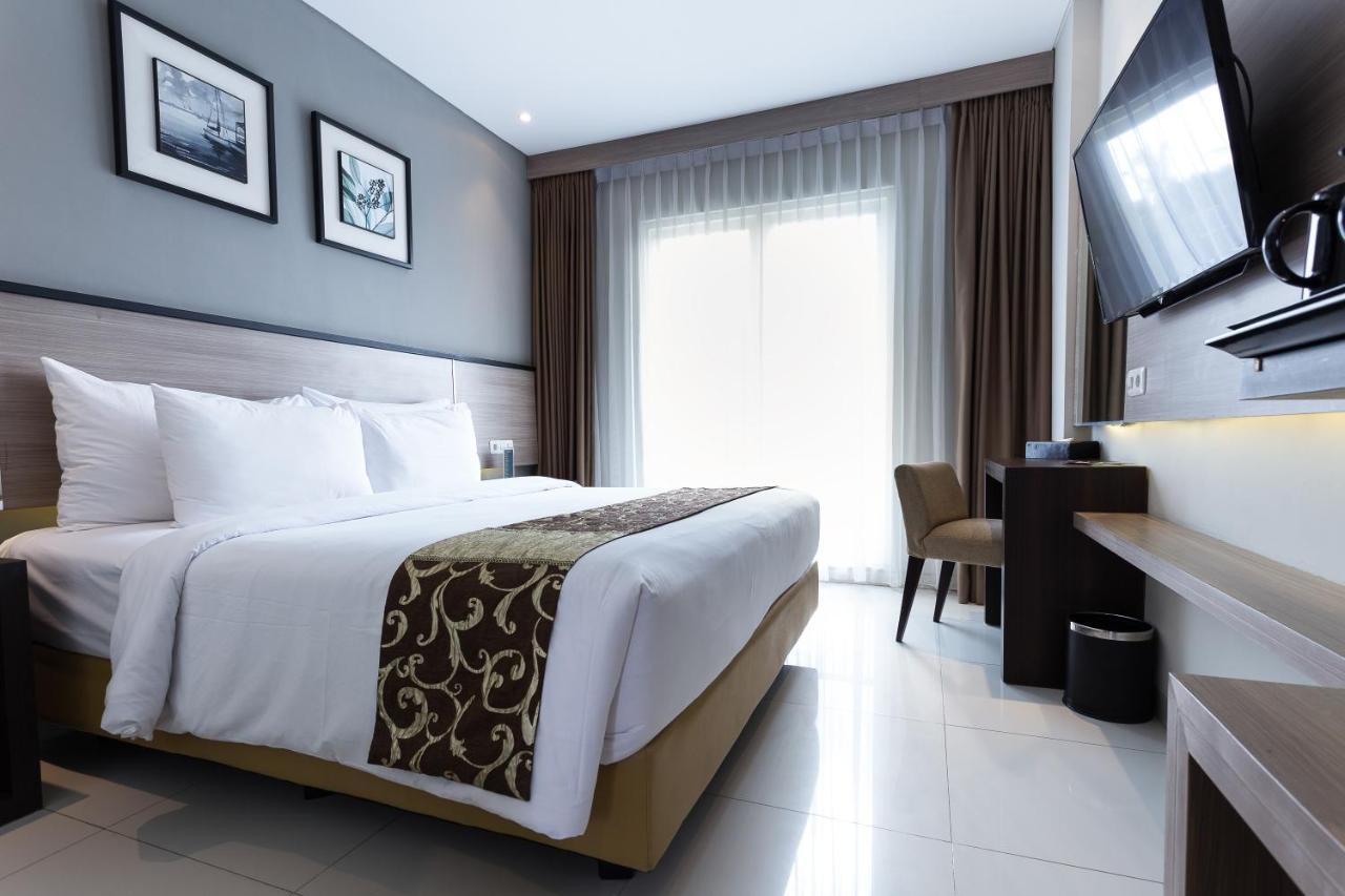 Montana Premier Senggigi Hotell Exteriör bild
